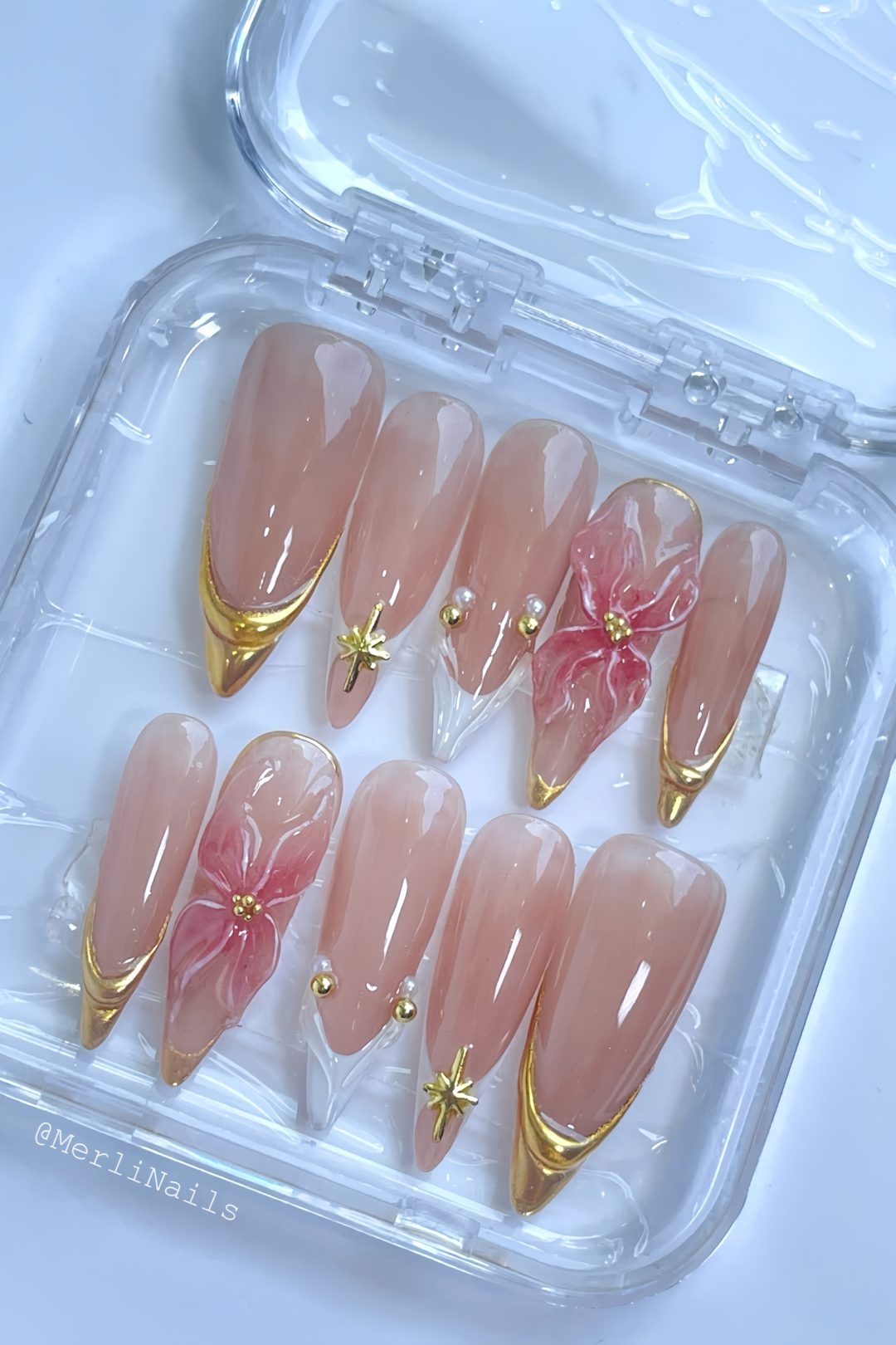 Merli-press-on-pink-gold-nail